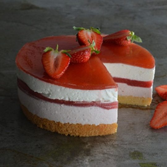 Torta di yoghurt e fragole (Epres-joghurt torta)